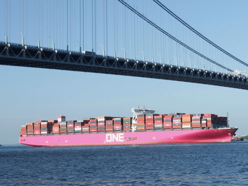 NAVE ONE APUS PIERDE «SIGNIFICATIVA» CANTIDAD DE CONTENEDORES EN EL PACÍFICO